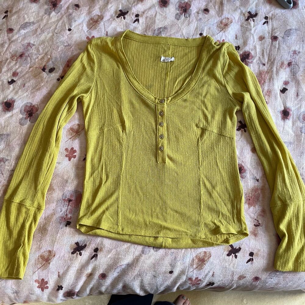 Pilcro Anthropologie Mustard Yellow Henley Fall Layering Long Sleeve